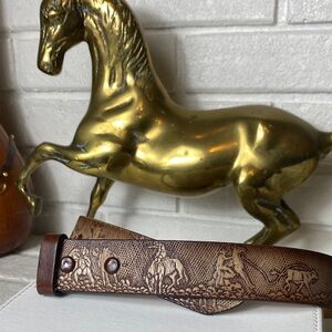 Double S belt collection